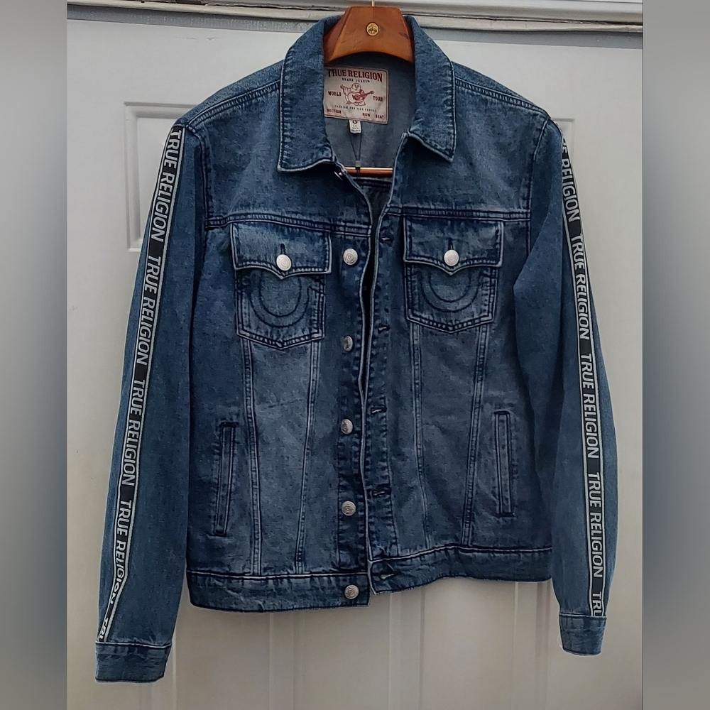TRUE RELIGION LOGO TAPING MEN'S DISTRESSED TRUCKER DENIM JACKET SIZE L NWT $179